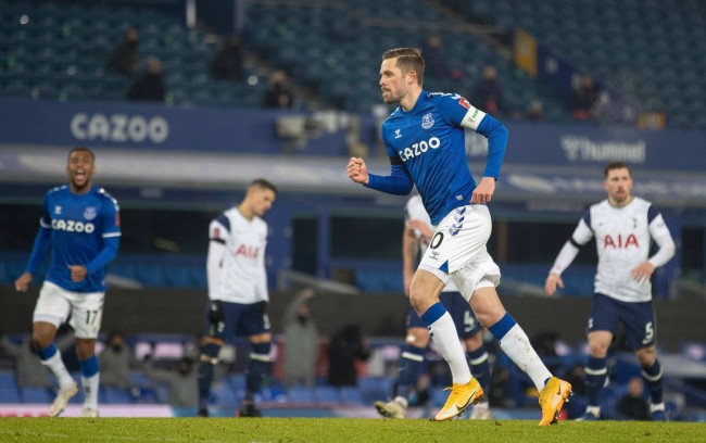 激烈竞技 激烈竞技